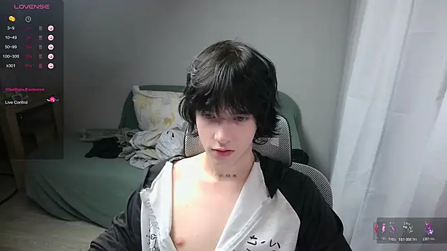 LeonBoykisser online show from February 2026 10:51:01 PM