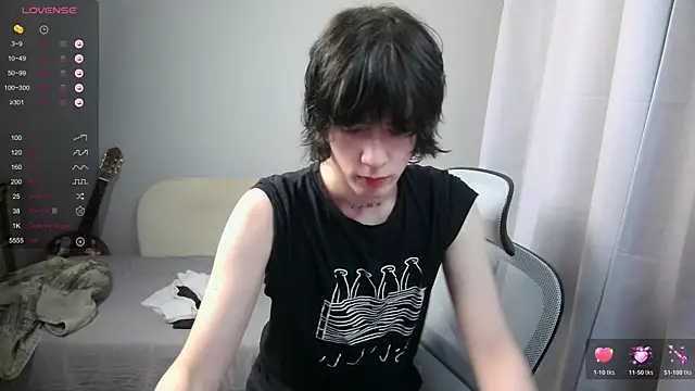 LeonBoykisser online show from March 2026 06:08:01 PM