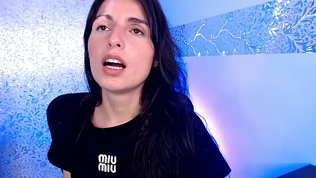 MiaVelasquez01 online show from April 2026 06:35:02 PM