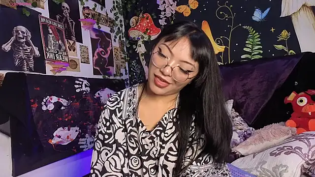 victoriia thompson online show from March 2026 09:05:02 PM