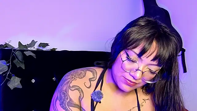 victoriia thompson online show from January 2026 08:23:01 PM