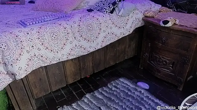 victoriia thompson online show from July 2026 08:06:02 PM