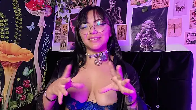 victoriia thompson online show from February 2026 09:14:01 PM