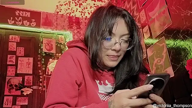 victoriia thompson online show from August 2026 09:04:01 AM