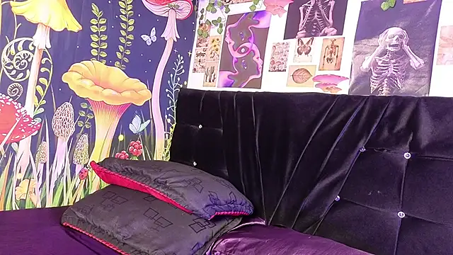 victoriia thompson online show from March 2026 08:45:02 PM