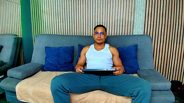 Vans Ross online show from March 2026 07:20:02 PM