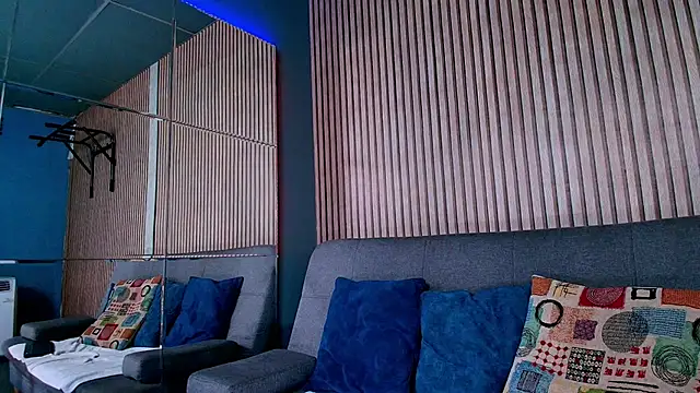 Vans Ross online show from January 2026 07:28:02 PM