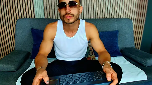 Vans Ross online show from February 2026 07:10:02 PM