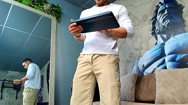Snapshot of Vans_Ross chatting on July 2026 02:16:01 PM Vans Ross online show from July 2026 02:16:01 PM