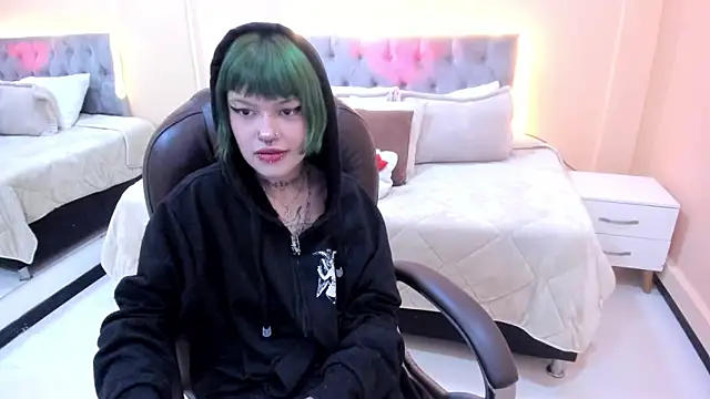 Snapshot of Bela_Craxkerr chatting on February 2026 12:39:01 PM Bela Craxkerr online show from February 2026 12:39:01 PM