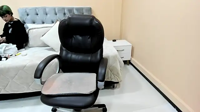 Snapshot of Bela_Craxkerr chatting on February 2026 12:38:01 PM Bela Craxkerr online show from February 2026 12:38:01 PM