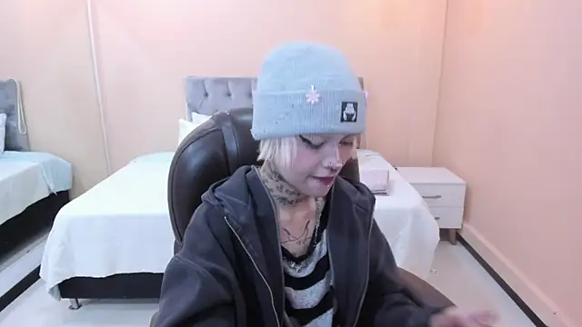 Bela Craxkerr online show from April 2026 12:53:01 PM