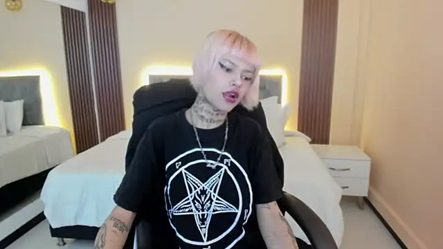 Bela Craxkerr online show from May 2026 01:08:02 PM