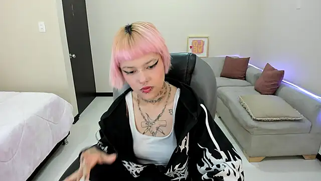 Bela Craxkerr online show from May 2026 12:41:01 PM