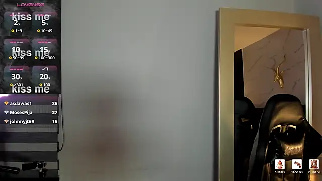 KomiCatt online show from February 2026 06:19:01 PM