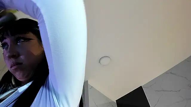 KomiCatt online show from February 2026 11:54:02 AM