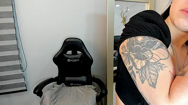 KomiCatt online show from March 2026 12:20:02 PM