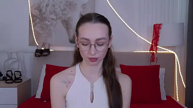 Emily Simon online show from April 2026 05:03:01 AM