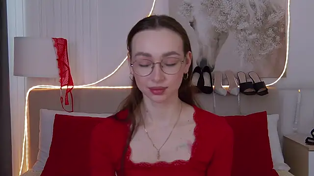 Emily Simon online show from March 2026 05:57:02 AM