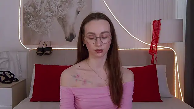 Emily Simon online show from April 2026 04:49:01 AM