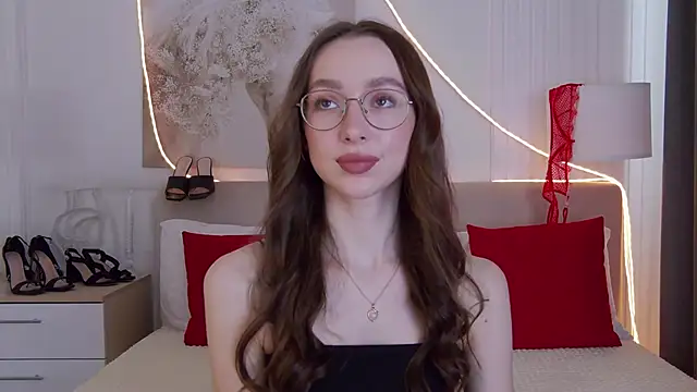Emily Simon online show from May 2026 05:22:02 AM