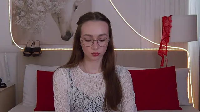 Emily Simon online show from April 2026 05:19:01 AM