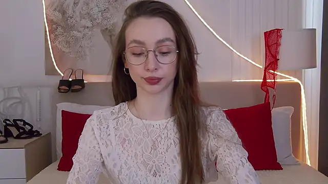 Emily Simon online show from May 2026 05:22:01 AM