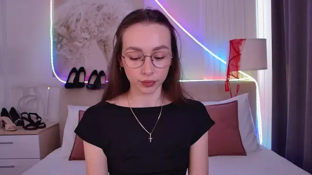 Snapshot of Emily_Simon chatting on July 2026 05:03:01 AM Emily Simon online show from July 2026 05:03:01 AM