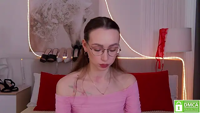 Emily Simon online show from March 2026 04:41:02 AM