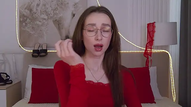 Emily Simon online show from April 2026 05:25:01 AM