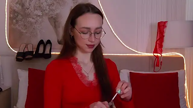 Emily Simon online show from March 2026 04:35:02 AM