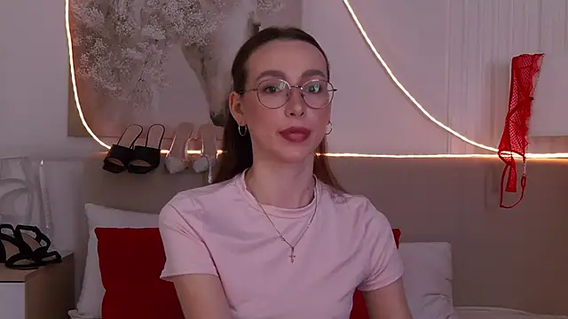 Emily Simon online show from March 2026 04:26:01 AM