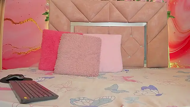 sweet  luna   online show from February 2026 11:09:02 AM