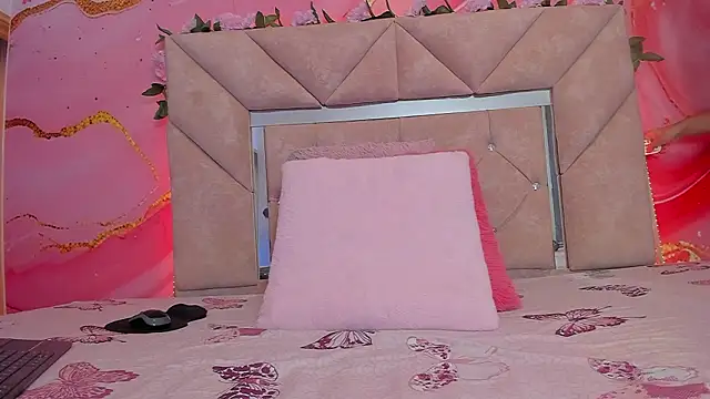 sweet  luna   online show from February 2026 10:56:01 AM