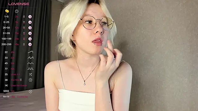 Allettaevee online show from March 2026 01:38:01 AM