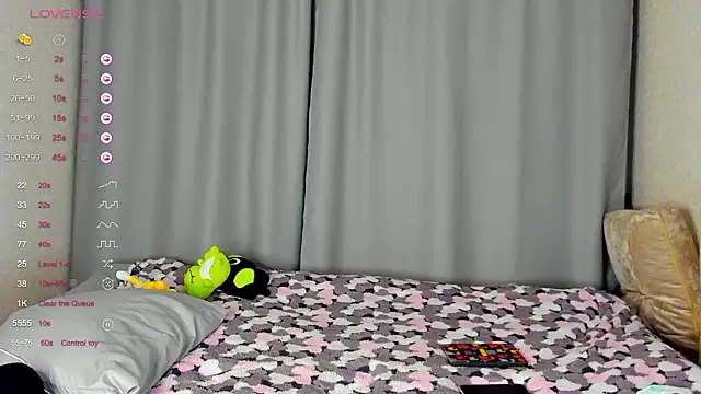 Allettaevee online show from February 2026 01:01:01 AM