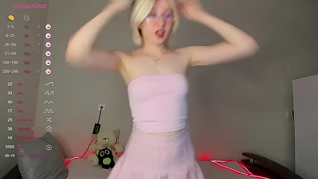 Allettaevee online show from April 2026 01:41:01 AM