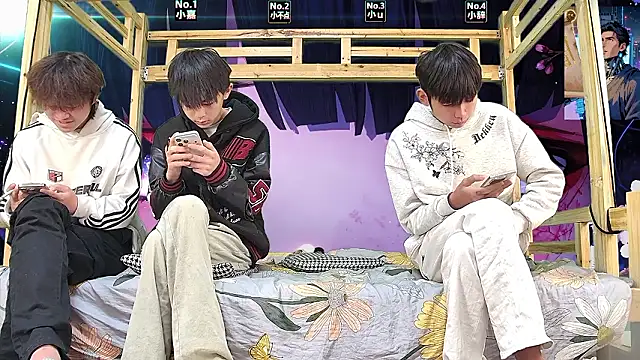 xiaohuangren01 online show from March 2026 04:53:01 AM