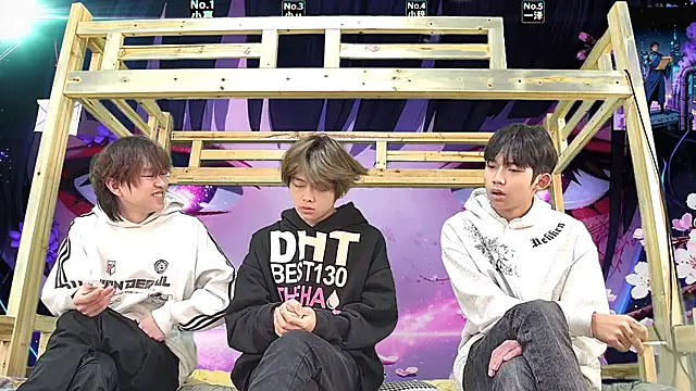 xiaohuangren01 online show from March 2026 05:19:02 AM