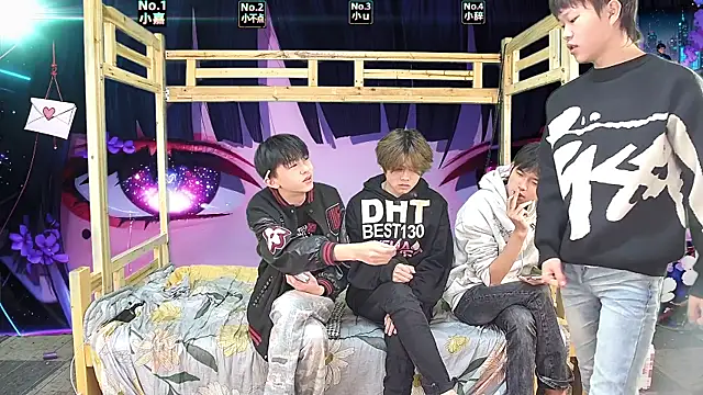 xiaohuangren01 online show from March 2026 01:28:01 AM