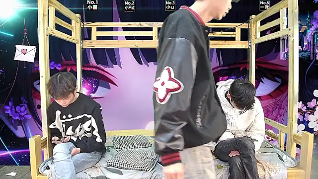 xiaohuangren01 online show from March 2026 04:23:01 AM