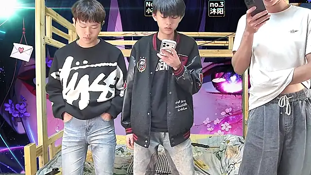 xiaohuangren01 online show from March 2026 01:42:01 PM