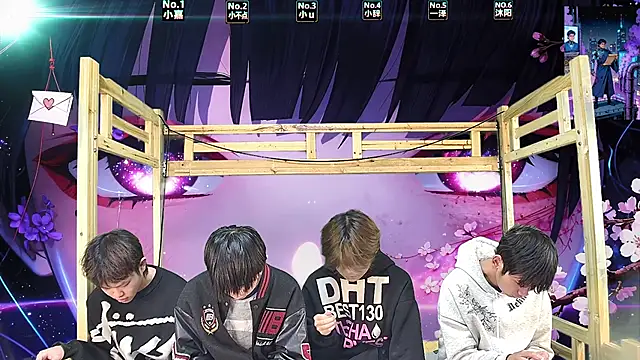 xiaohuangren01 online show from March 2026 06:13:02 AM