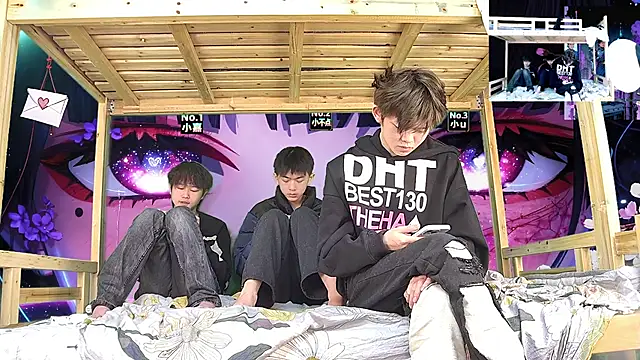 xiaohuangren01 online show from February 2026 01:34:02 AM