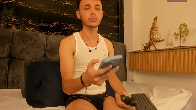 Alhan Twink online show from February 2026 07:22:01 PM