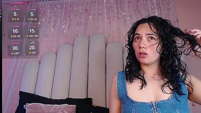 Snapshot of RoseConor_ chatting on February 2026 03:17:02 AM RoseConor online show from February 2026 03:17:02 AM