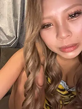 BADBITCHISAKI online show from January 2026 01:25:02 PM