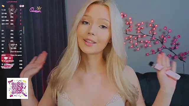 ElsaDivine online show from April 2026 02:23:02 PM