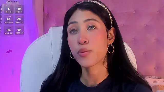 Snapshot of internett_sweetheart chatting on February 2026 04:58:02 AM internett sweetheart online show from February 2026 04:58:02 AM