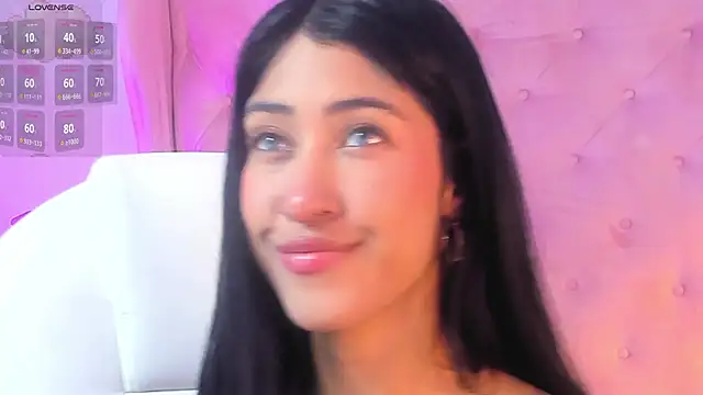 Snapshot of internett_sweetheart chatting on February 2026 05:29:02 AM internett sweetheart online show from February 2026 05:29:02 AM